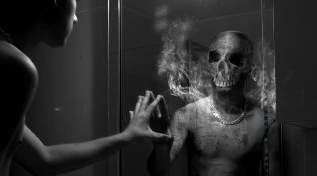 devil in the mirror